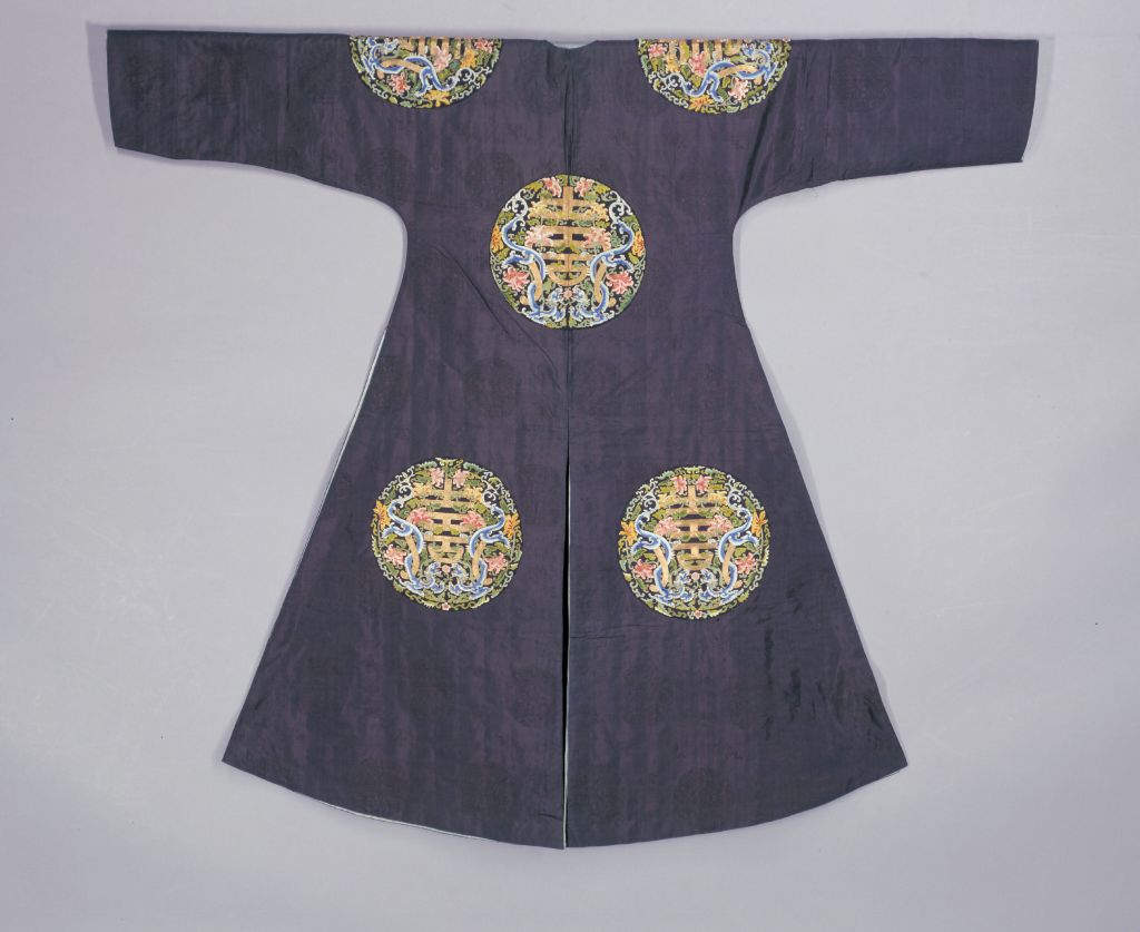 图片[2]-Shi Qing Yarn Embroidery Eight Regiments Kui Long Arch Shou Cotton Coat-China Archive